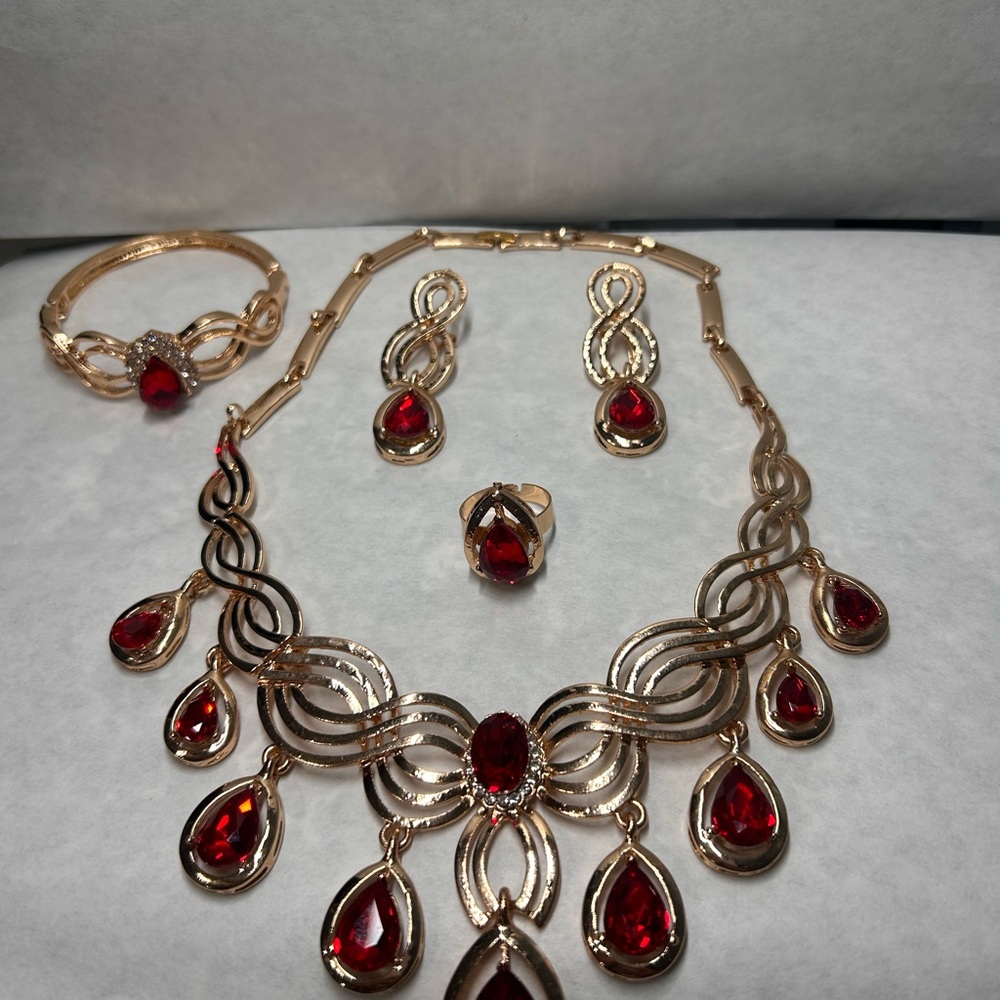 Elegant Gold and Red Jewelry Set